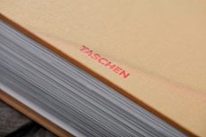 christo and jeanne-claude-int-paul goldberger-9783836566995